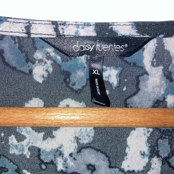 Daisy Fuentes Women’s Blouse Top size XL - Picture 3 of 10